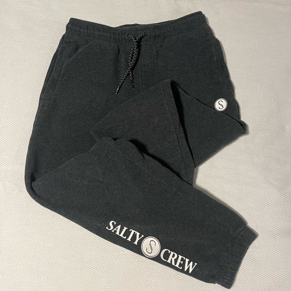 Salty Crew pocket sweat pants.